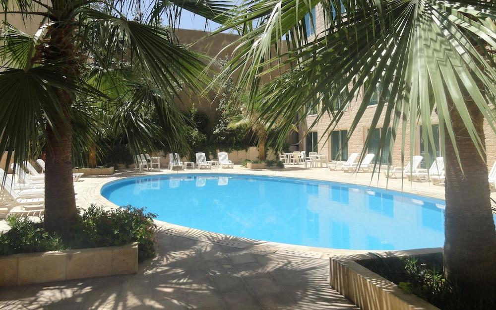 Petra Palace Hotel Wadi Musa Exteriör bild