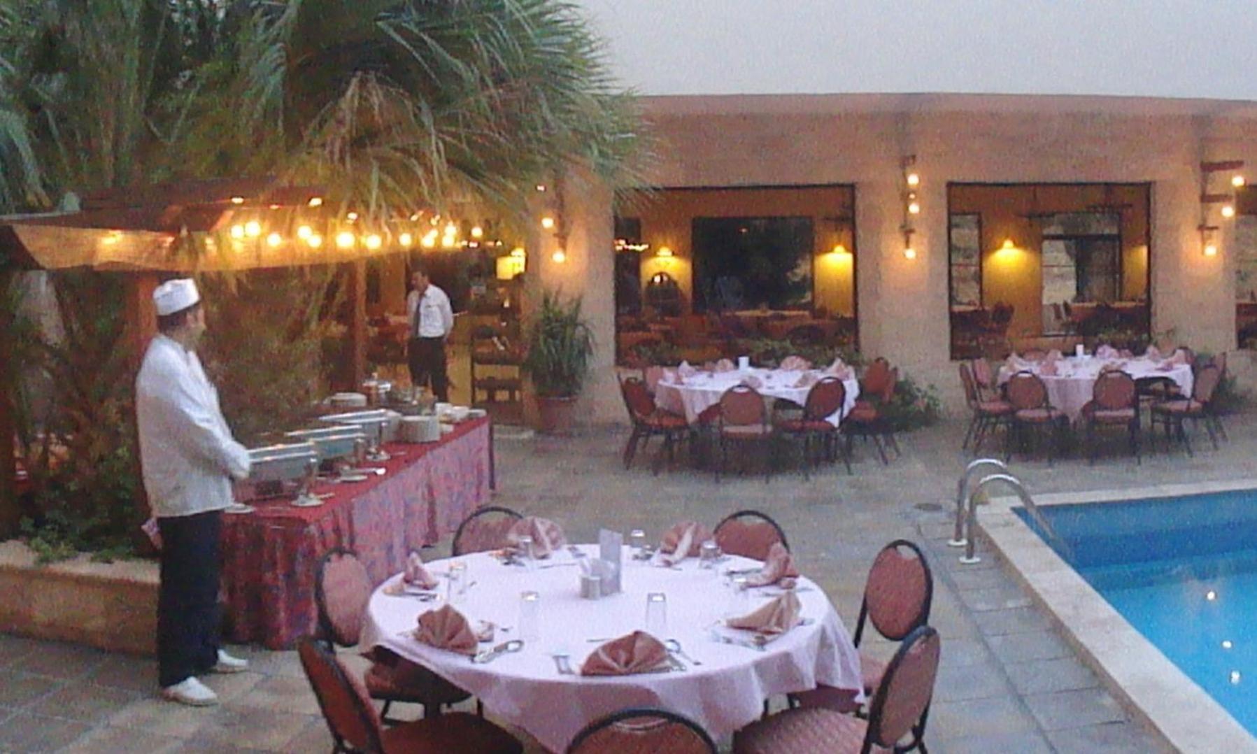 Petra Palace Hotel Wadi Musa Exteriör bild